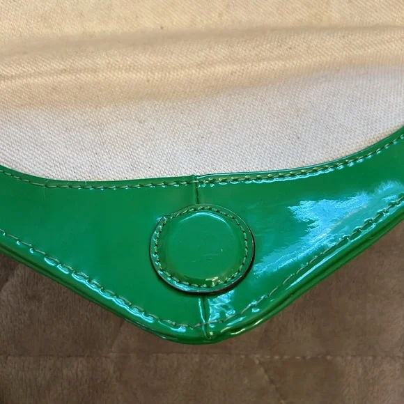 Antonio Melani Green Ava convertible Clutch or Shoulder Bag w/ gold chain strap - Picture 9 of 17